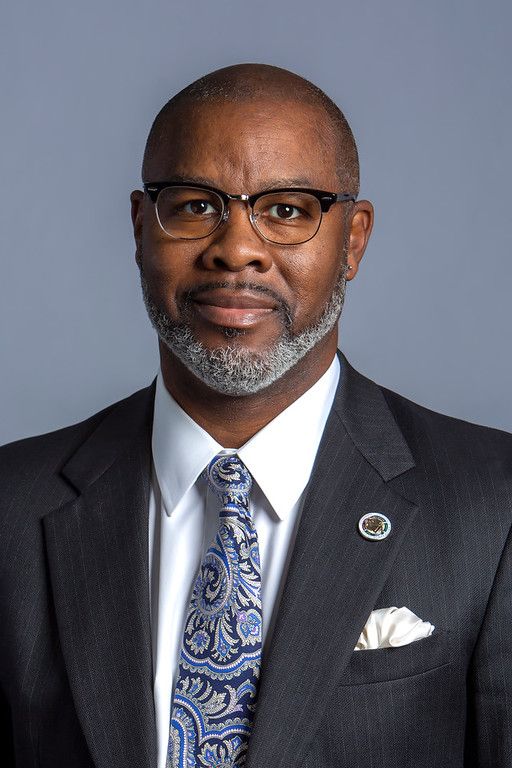 headshot, coporate headshot, on-site photo shoot